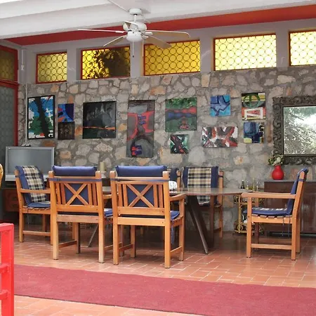 Vila Ela *